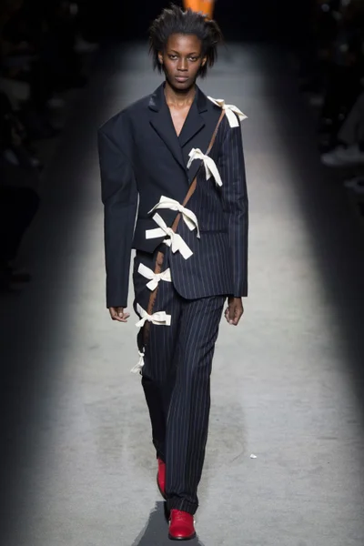 Look 7